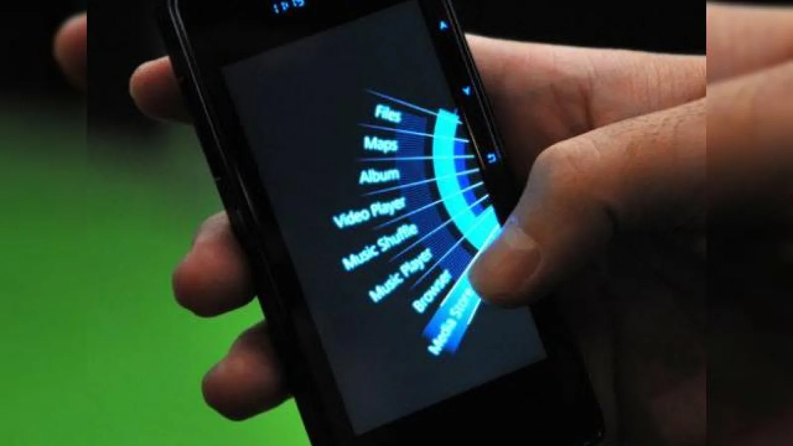 Misteriosul terminal First Else, un nou rival pentru iPhone?