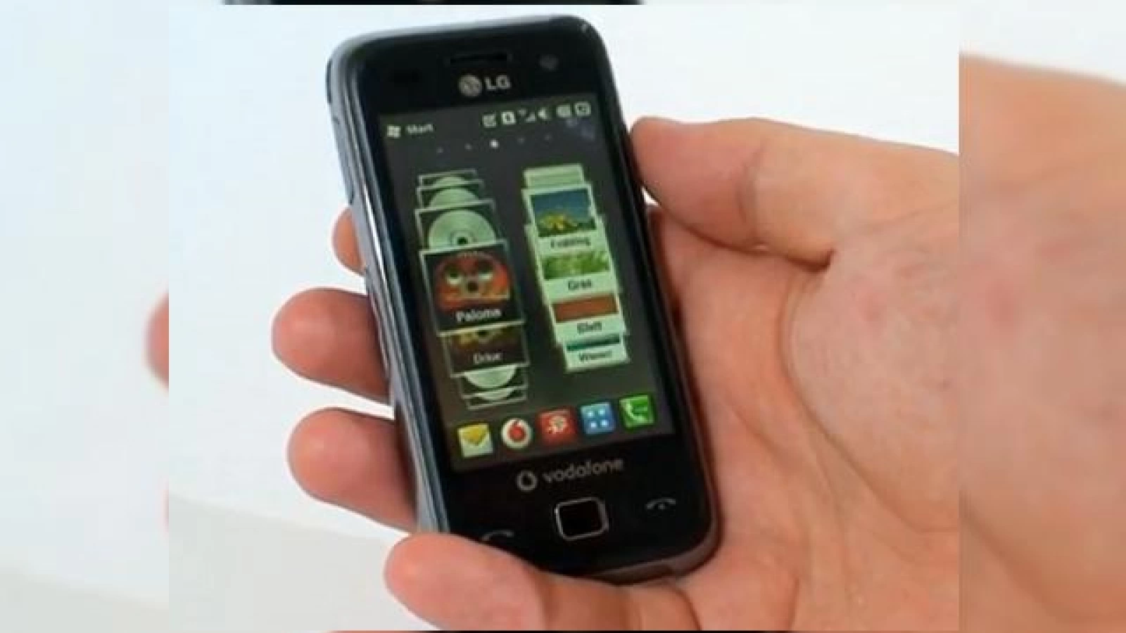LG GM750, analizat intr-o recenzie video; disponibil prin Vodafone