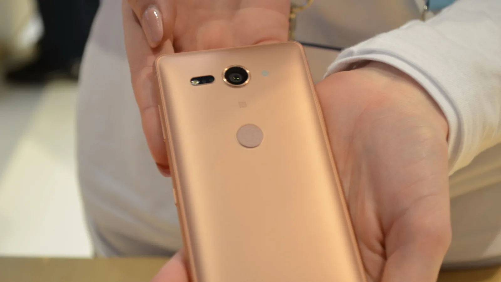 MWC 2018: Sony Xperia XZ2 Compact - Prezentare hands-on: varianta mini de Xperia XZ2, cu camera din spate pusă unde trebuie (Video)