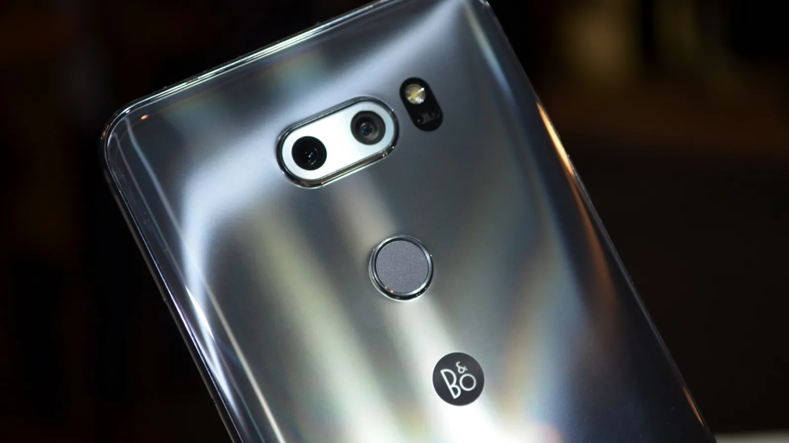 MWC 2018: LG V30S ThinQ hands-on review - cu mâna pe exponentul lucios al AI-ului LG (Video)