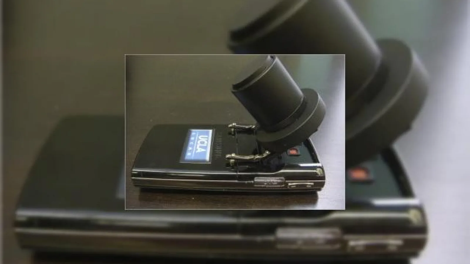 Telefonul mobil devine un microscop, un gadget indispensabil in lumea a treia
