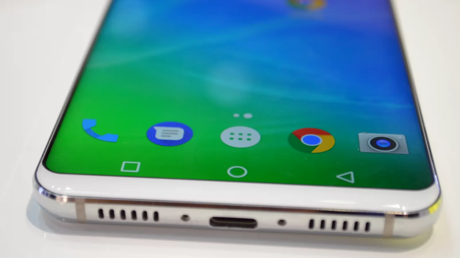 MWC 2018: Ulefone prezintă aproape o duzină de telefoane noi la MWC, inclusiv flagship-ul Ulefone T2, care inaugurează procesorul Helio P70