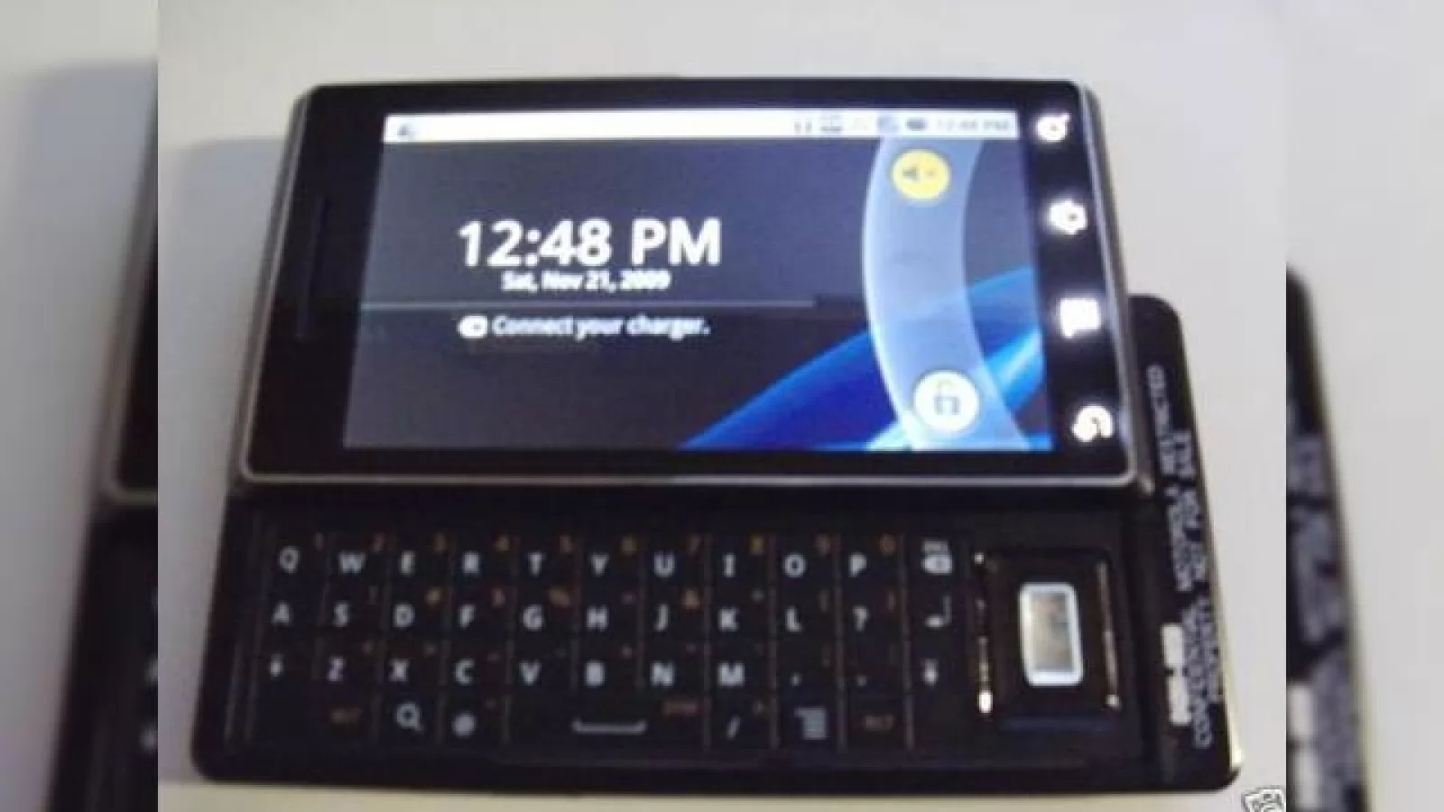 Motorola Droid isi face aparitia pe eBay, sub forma de prototip