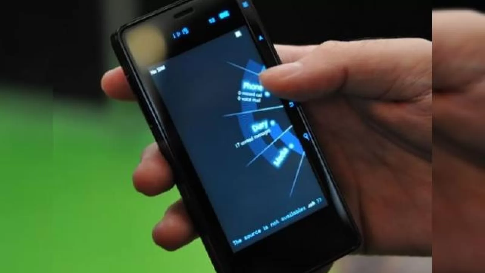Telefonul First Else, prezentat oficial la Londra, cu o interfata impresionanta