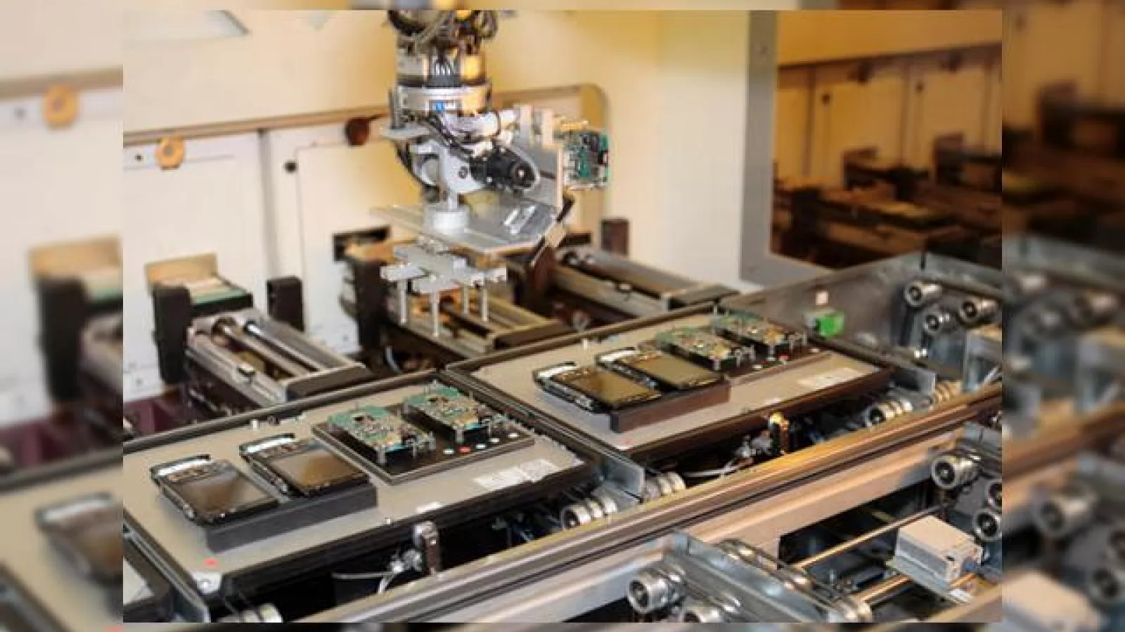 Foxconn ar putea prelua fabricile Nokia