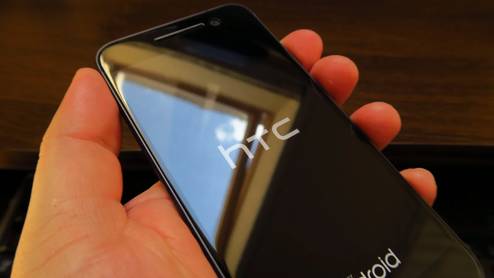 Cofondatoarea HTC, Cher Wang e convinsă că tehnologia 5G ne va duce spre noi designuri şi formaturi de smartphone-uri