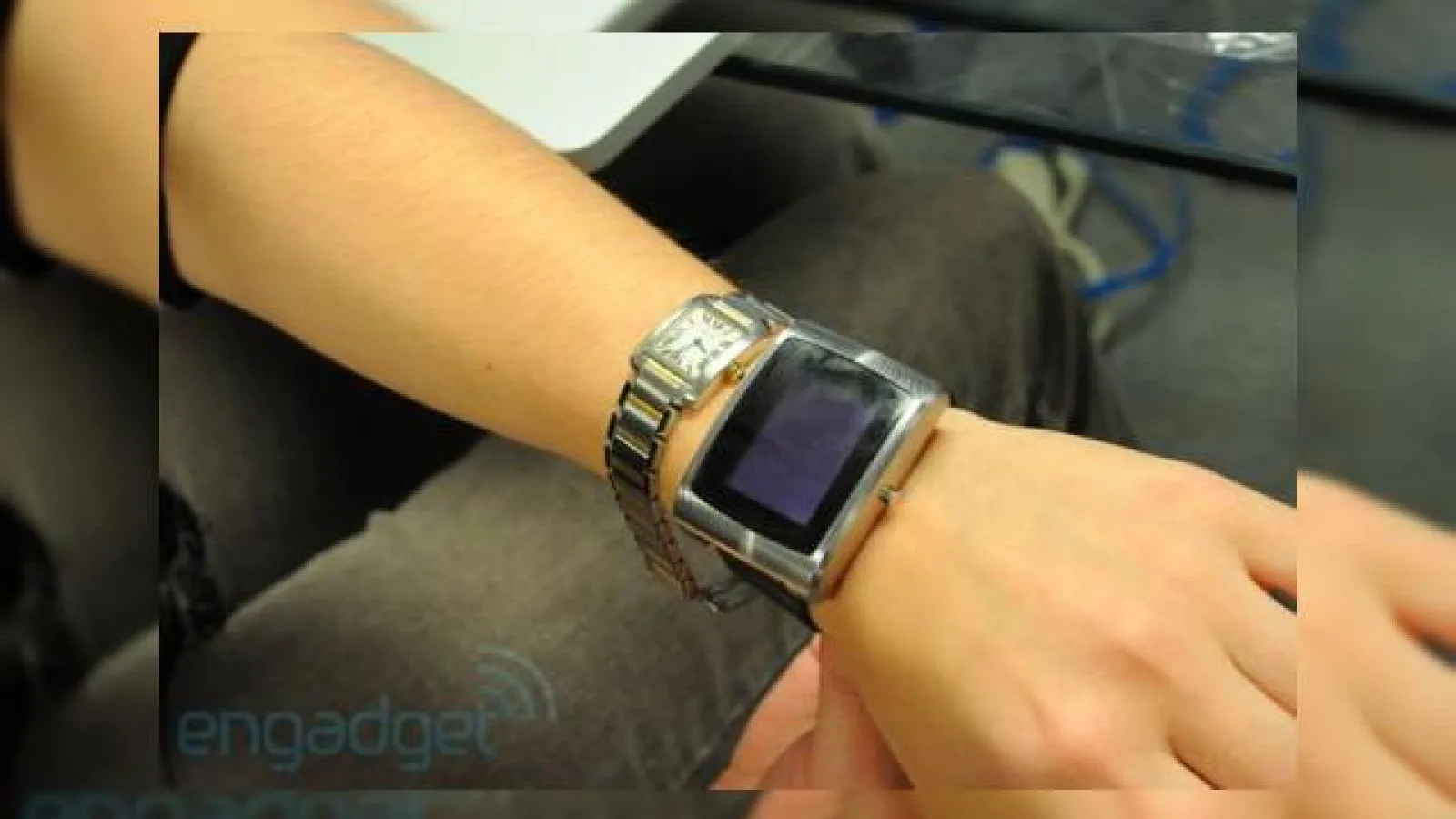 CES 2010: Ceasul inPulse, companionul ideal pentru un BlackBerry
