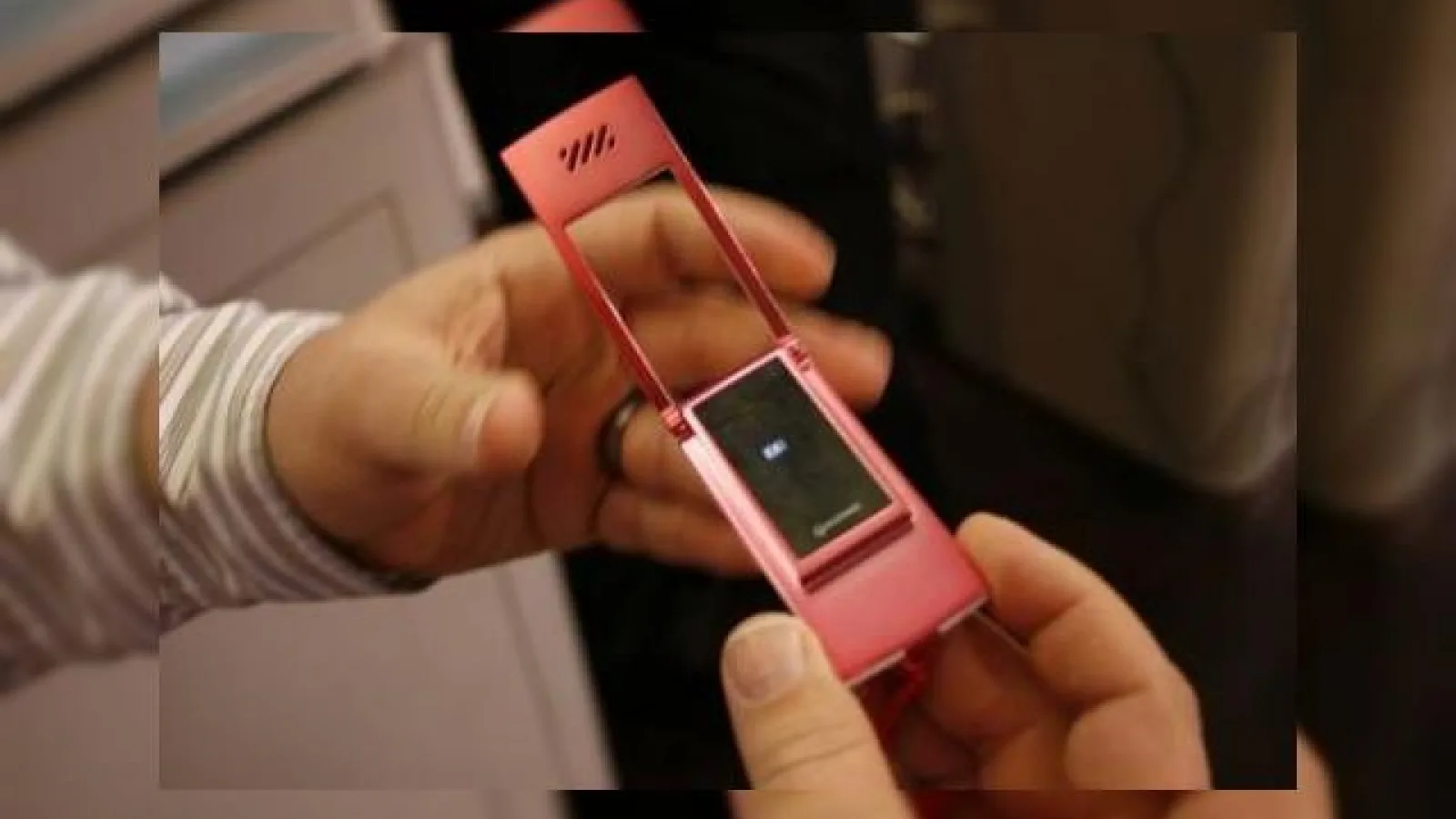CES 2010: Teleepoch prezinta telefonul mobil controlat prin gesturi