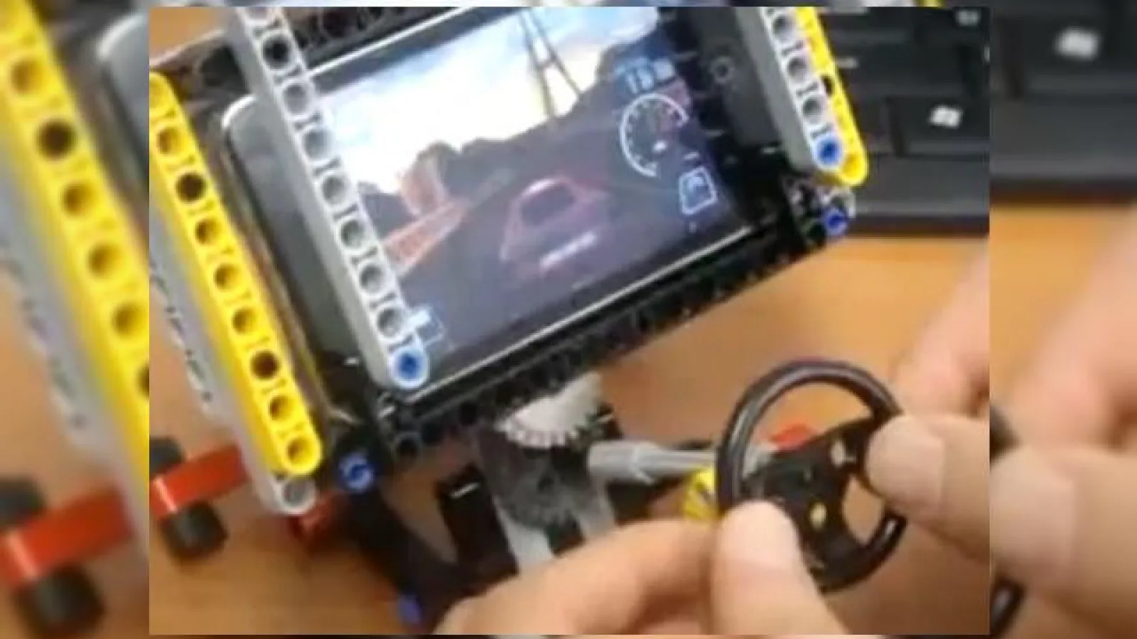 Volanul pentru iPhone, cand LEGO a intalnit NFS (Video)