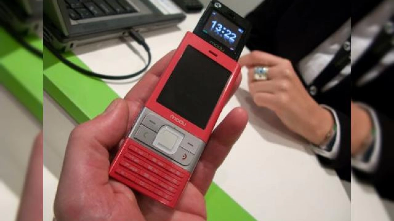 Telefonul modular Modu soseste in Romania saptamana viitoare!