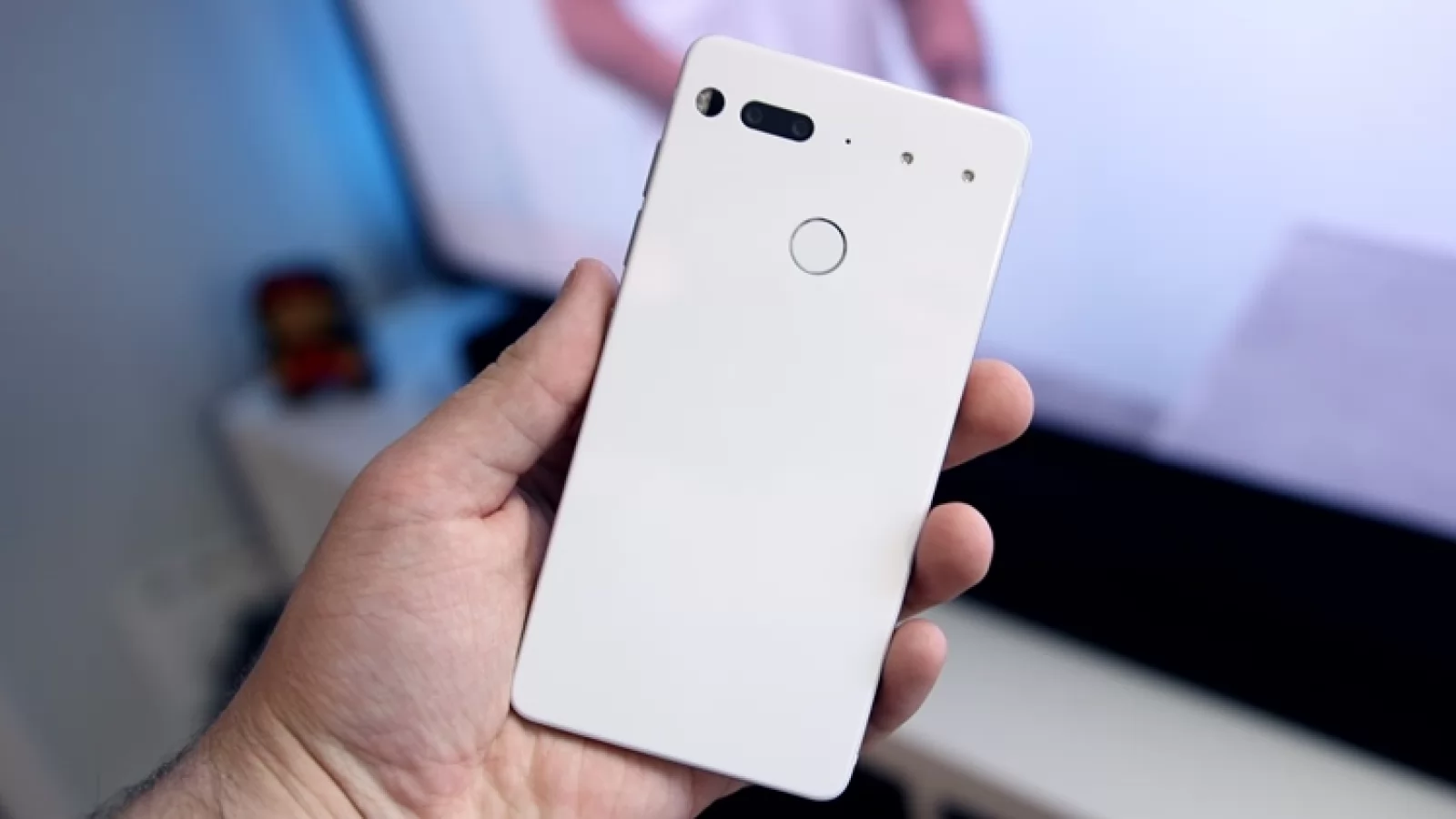 Essential Inc. promite că noul său smartphone va oferi o cameră foto îmbunătățită