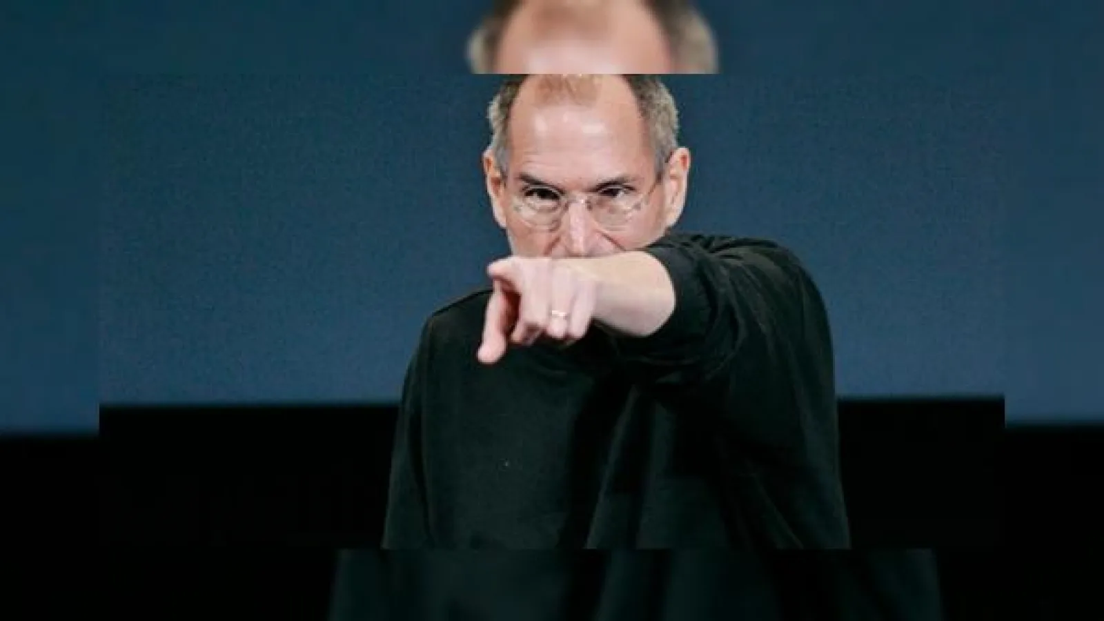 Steve Jobs: motto-ul Google "don't be evil" egal "bullshit"; Adobe au fost facuti "lenesi"!