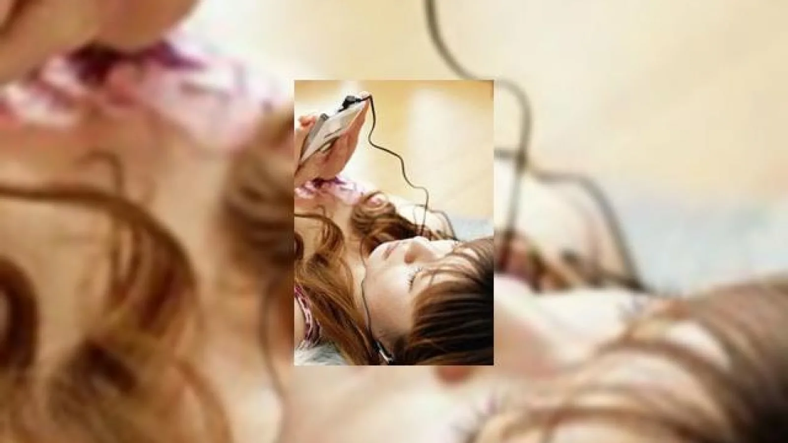 Telefoanele mobile si retelele sociale, moartea televizorului?