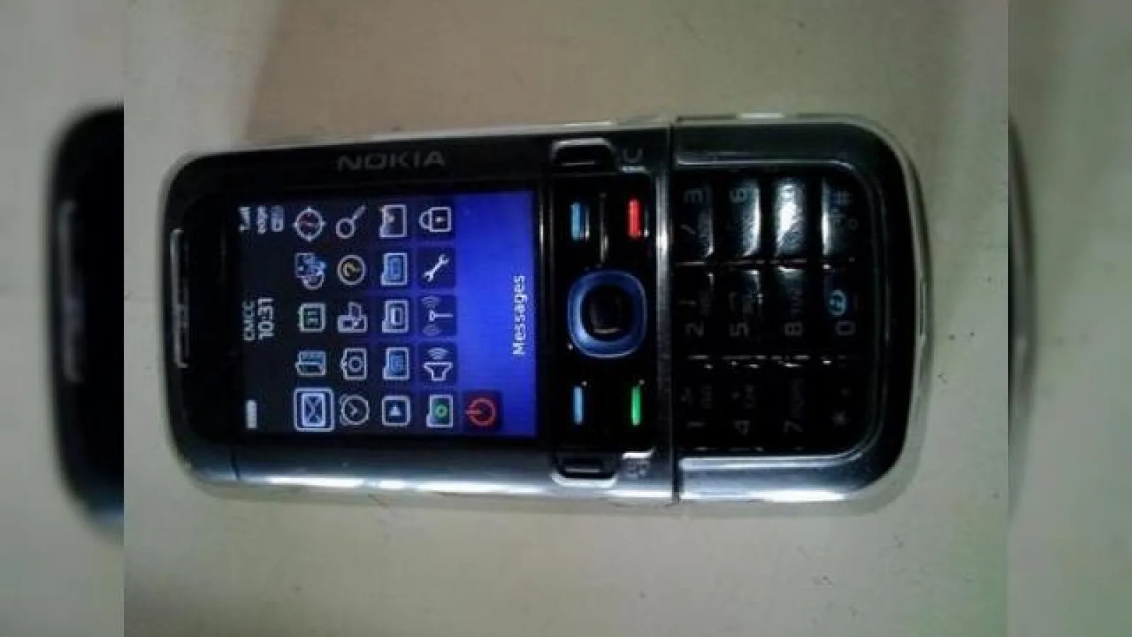 Nokia 5700 ruleaza BlackBerry 8220 4.6 OS