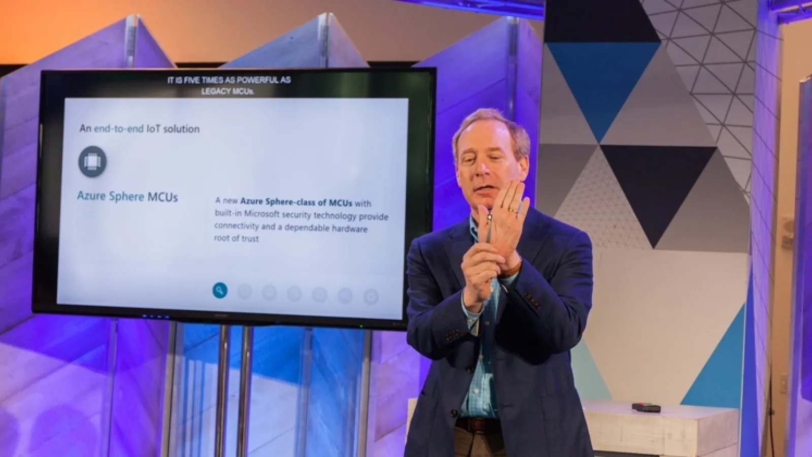Microsoft anunţă un nou sistem de operare, Azure Sphere, gândit pentru terminalele Internet of Things