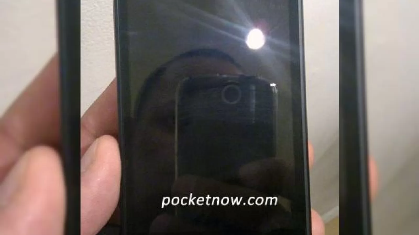 Imagini cu HTC Incredible scapate pe web, prezentate in premiera