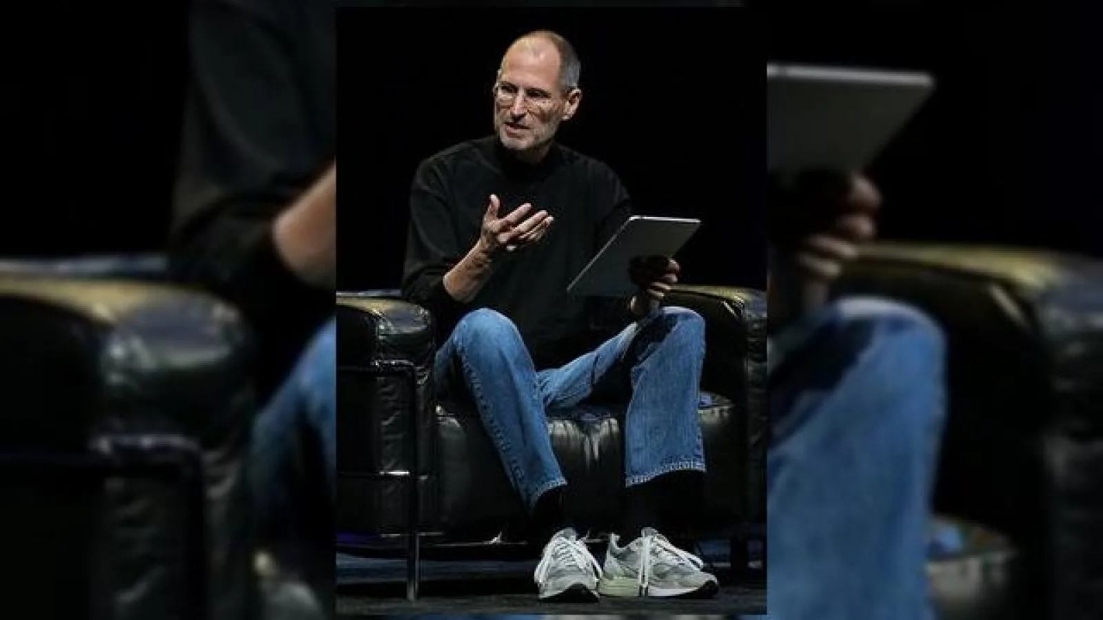 Steve Jobs ataca Adobe Flash: tehnologia scade viata bateriei pe iPhone, iPad