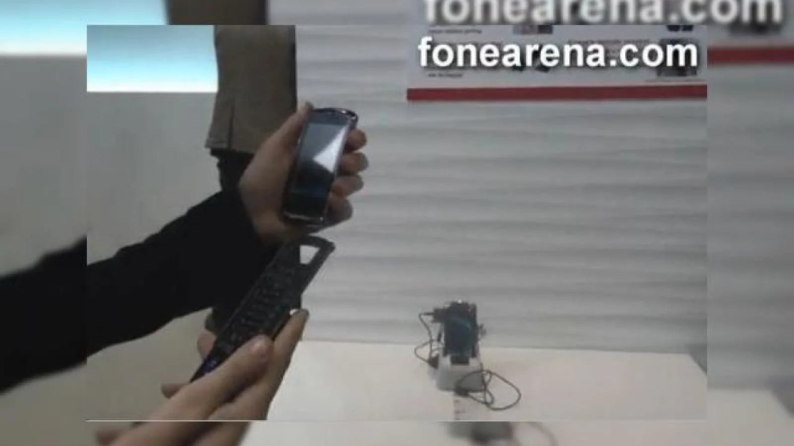 Primul telefon separabil din lume, prezentat in actiune la MWC (Video)
