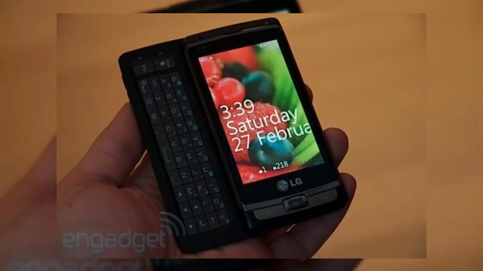 Primul telefon Windows Phone 7, scapat pe web, fabricat de LG