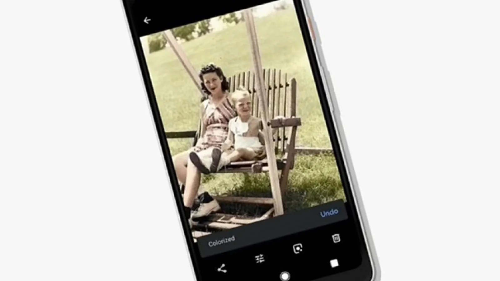 Google I/O 2018: Google Photos primeşte scanare de documente, funcţie de colorare a fotografiilor alb-negru