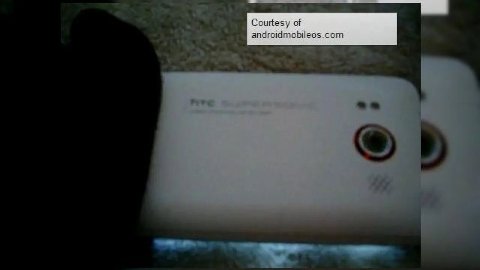 HTC Supersonic, surprins in fata camerei (Video)