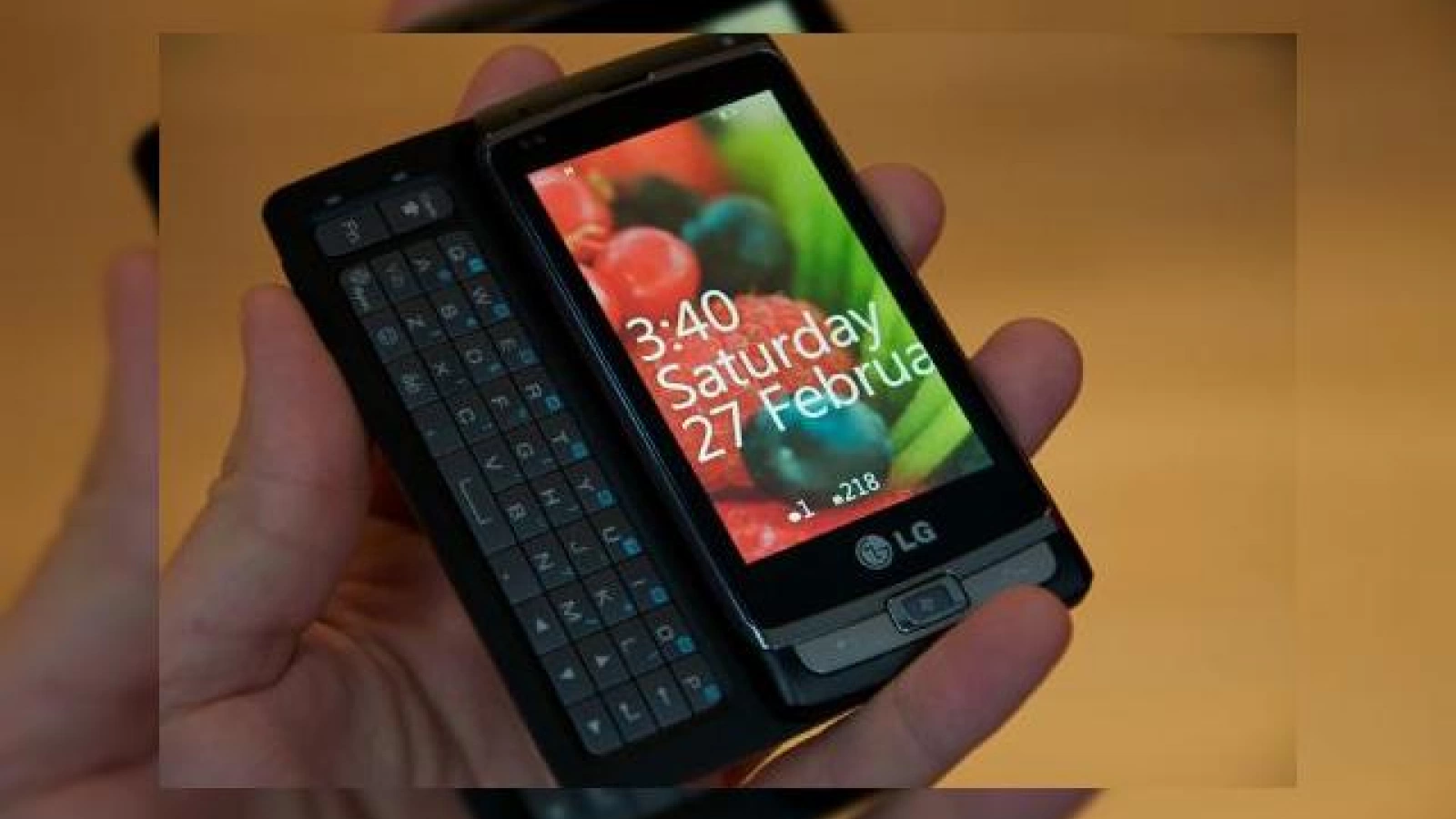 LG prezinta primul telefon Windows Phone 7 Series