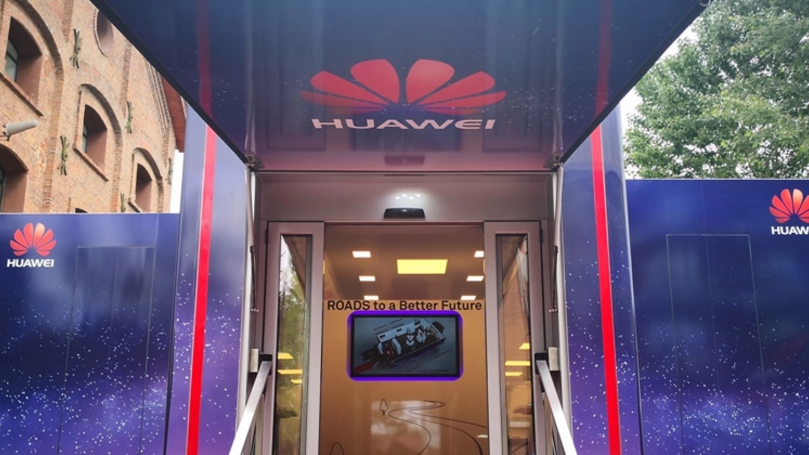 Huawei Roadshow revine în București; Expoziția din 2018 prezintă echipamente 5G și tehnologii IT&C