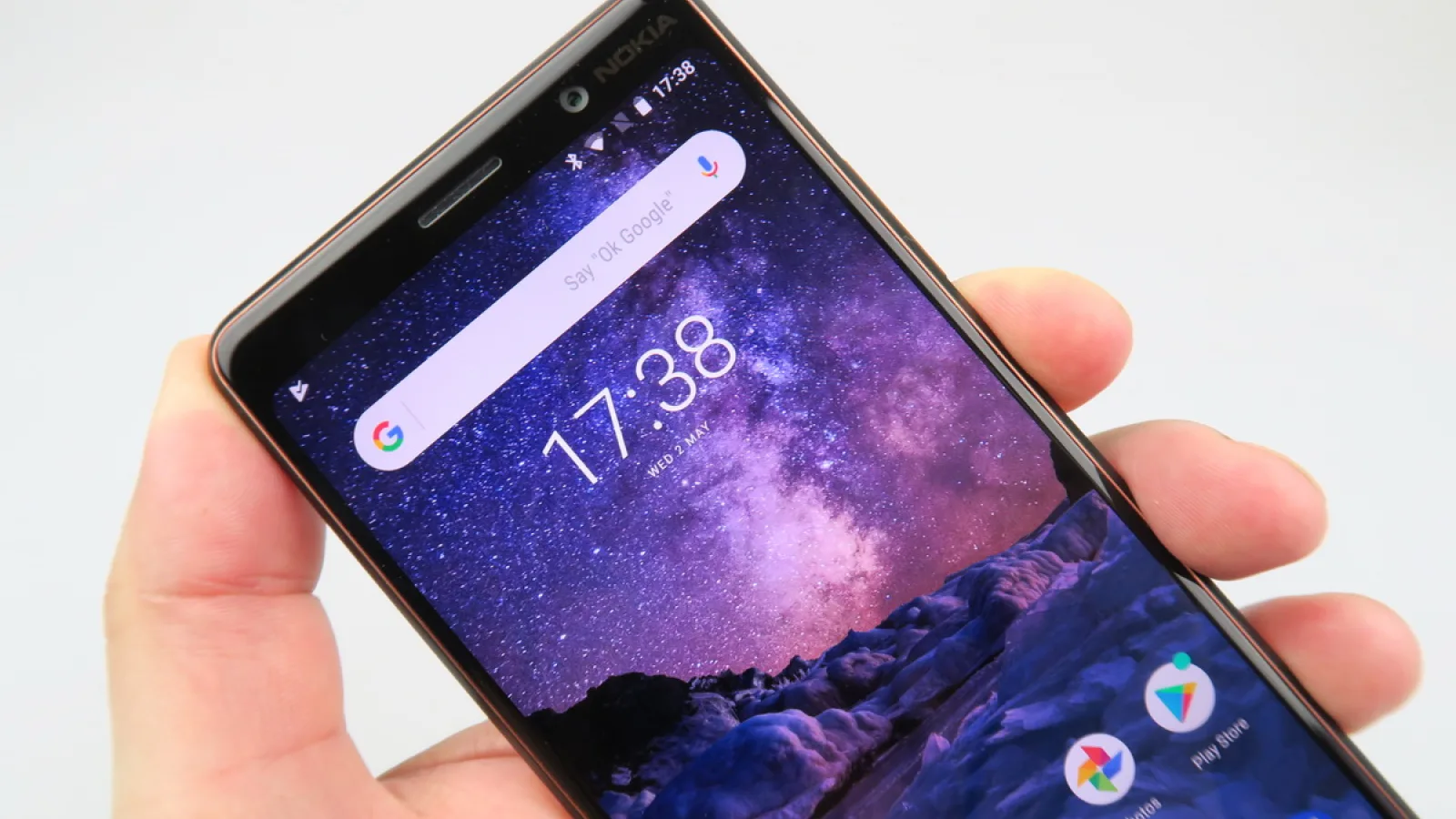 Nokia 7 Plus: Display inaugural 18:9, destul de luminos