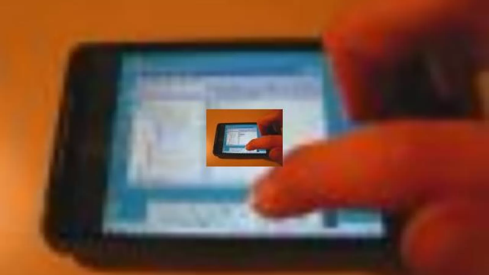 HTC HD2 ruleaza Windows 95 (Video)