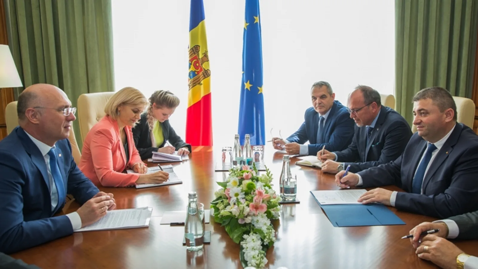 Punte de roaming peste Prut: România şi Moldova discută despre eliminarea roaming-ului între cele două ţări