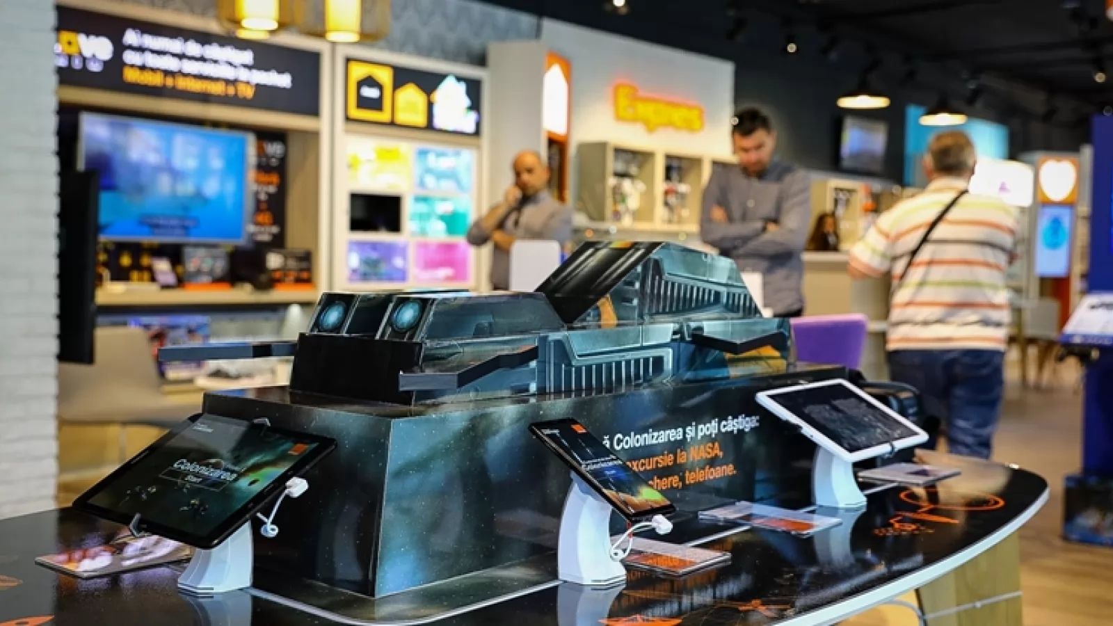 Orange România lansează Colonizarea: te joci la Orange Smart Shops şi câştigi excursie la NASA, telefoane Galaxy S9 şi mulţi giga