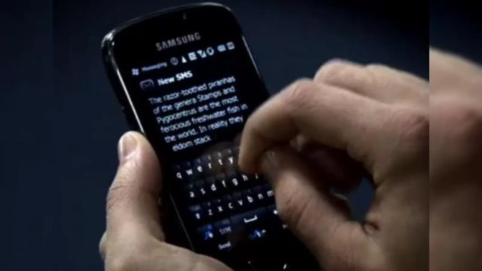 Recordul mondial la scris SMS-uri viteza, doborat cu ajutorul sistemului Swype (Video)