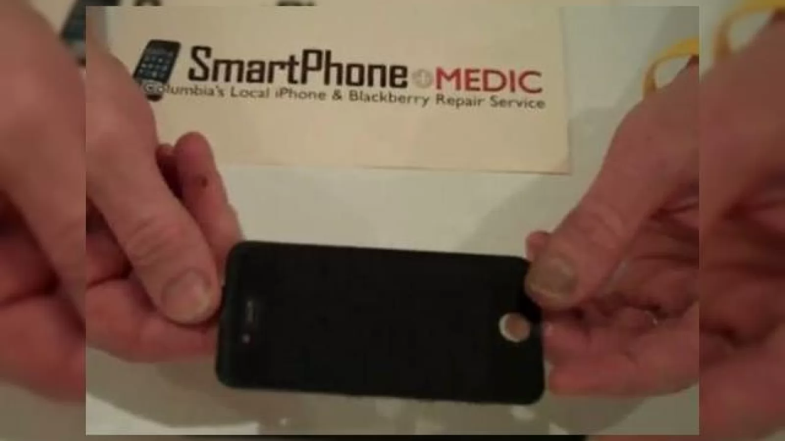 Display-ul lui iPhone 4G, scapat pe web (Video)