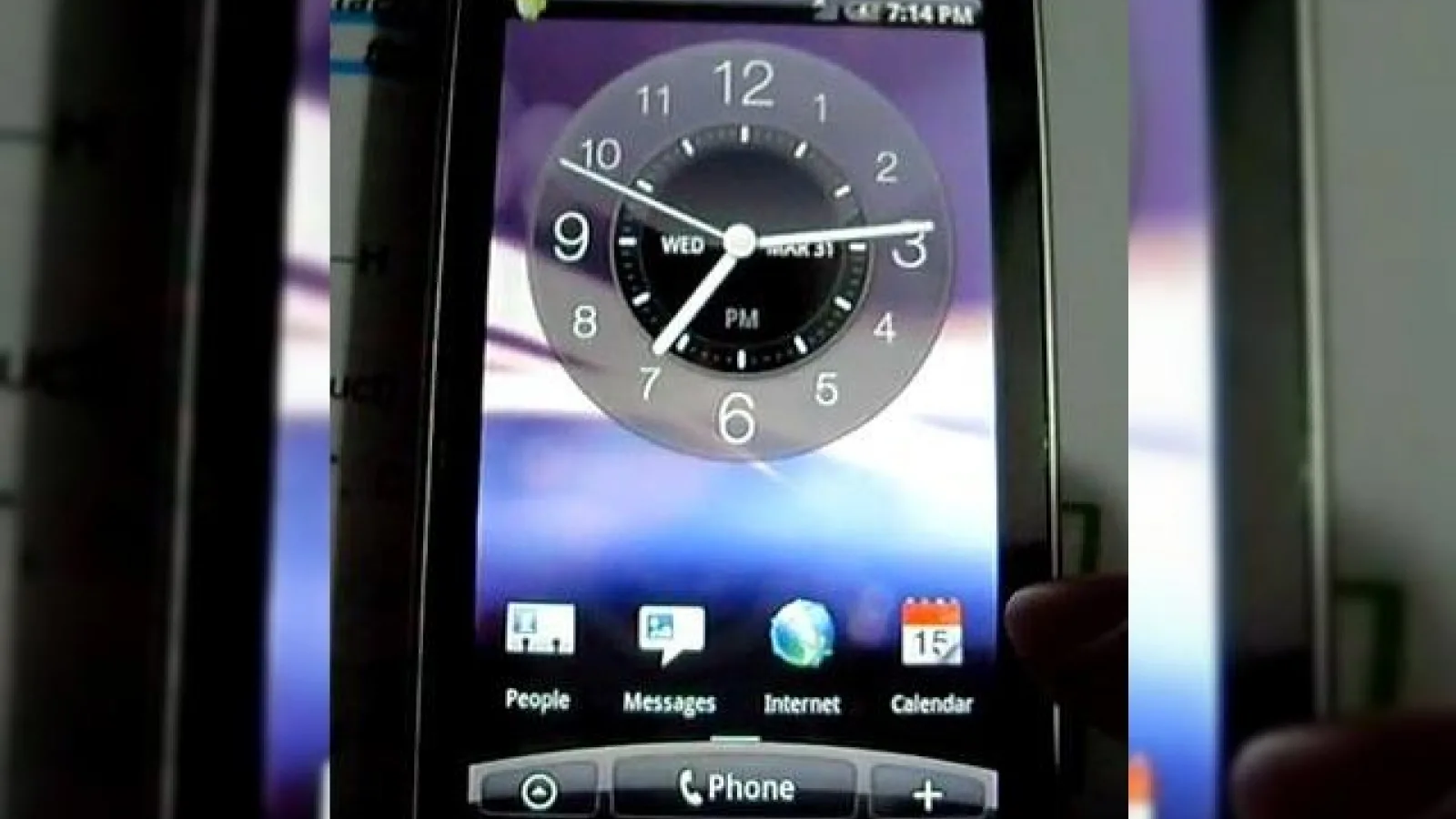 ROM-ul Android 2.1, cu interfata Sense acum pe terminale WVGA/VGA (Video)