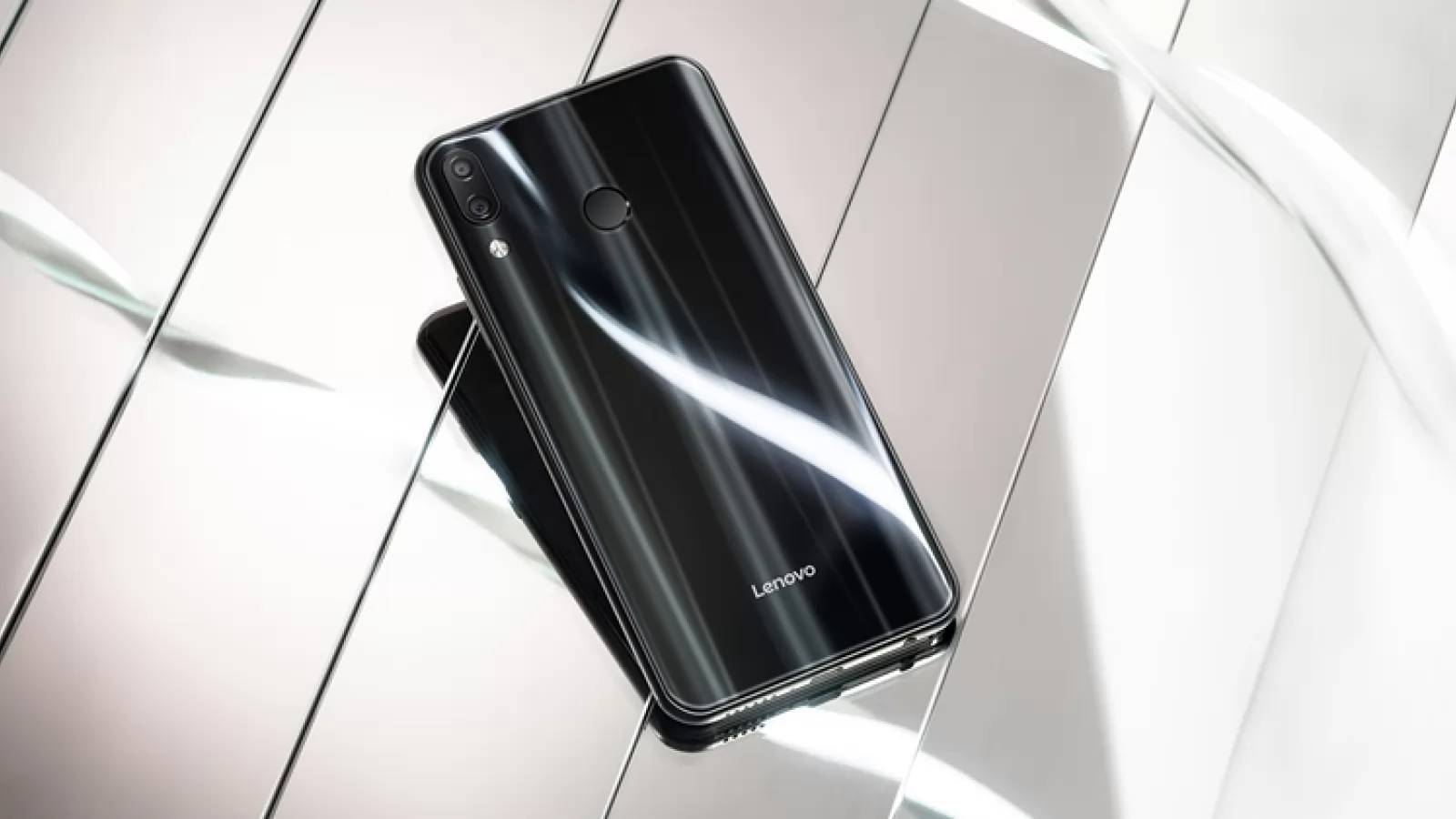 Lenovo Z5 este acum oficial cu ecran de 6.2 inch și procesor SD636; Rival pentru ZenFone 5 la jumătate de preț