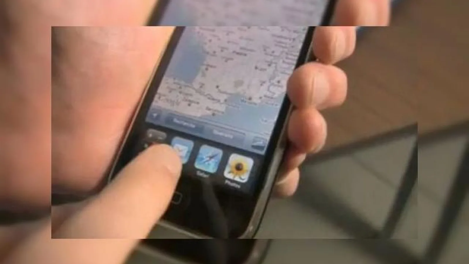Multitaskingul lui iPhone OS 4.0, filmat de SlashGear.com (video)