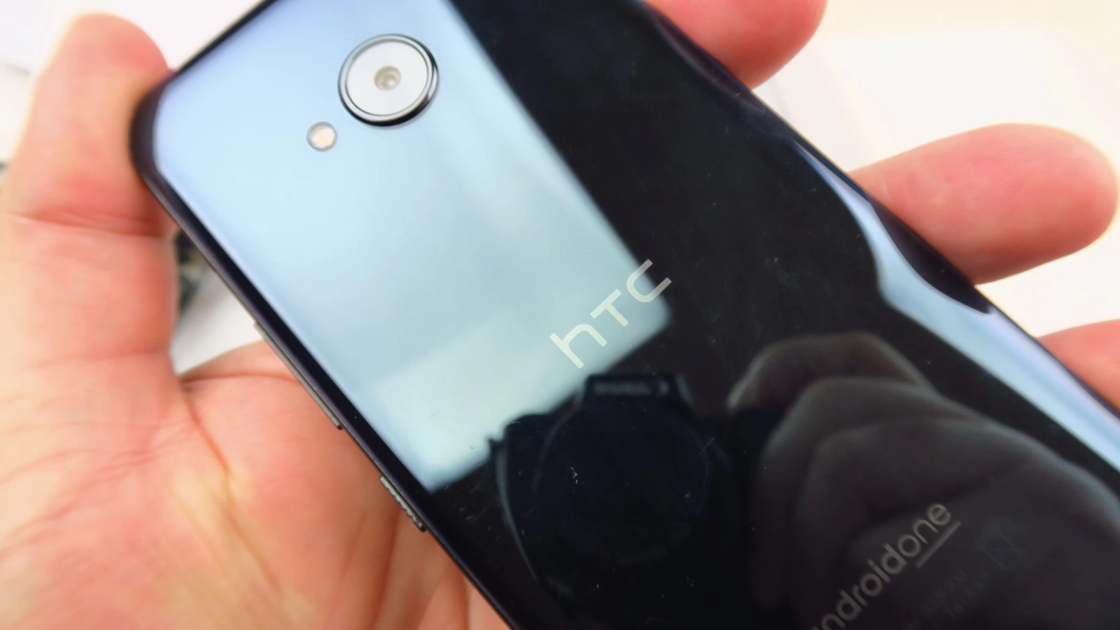 HTC U11 Life Review