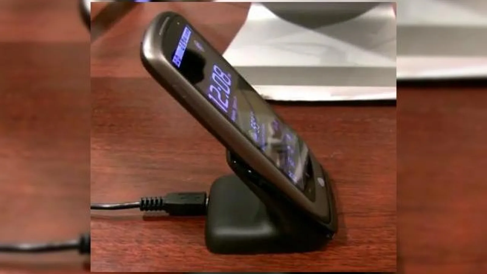 Nexus One Google Dock, prezentat in fata camerei (Video)