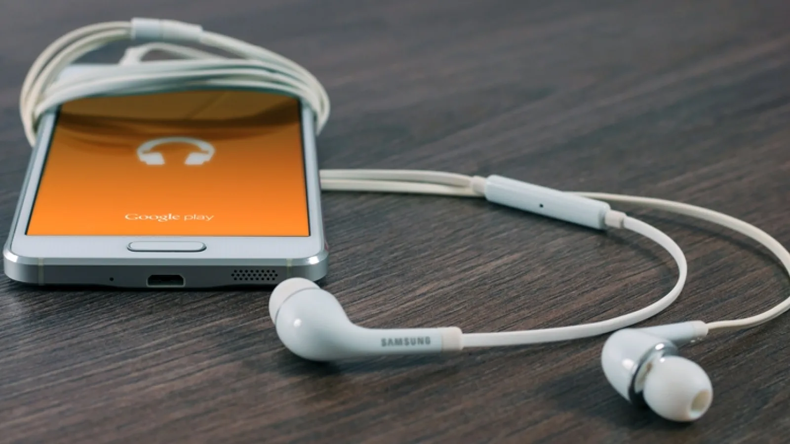 Google pregătește lansarea unei aplicații pentru ascultarea de podcasturi