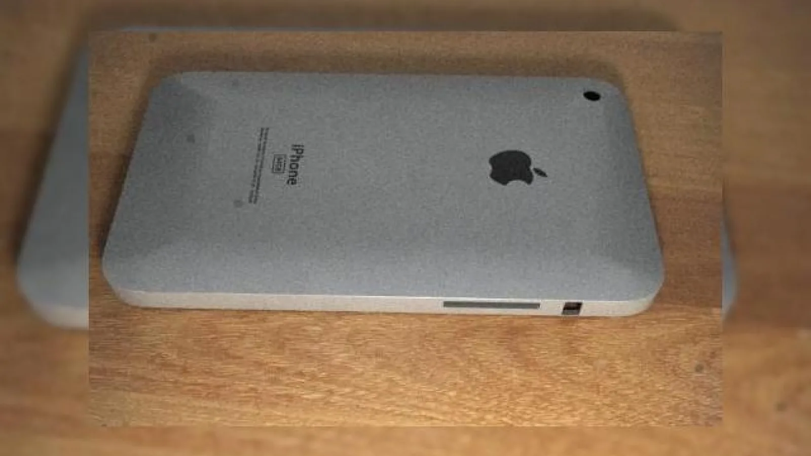 Primele imagini cu iPhone HD (iPhone 4G), scapate pe web? Improbabil!
