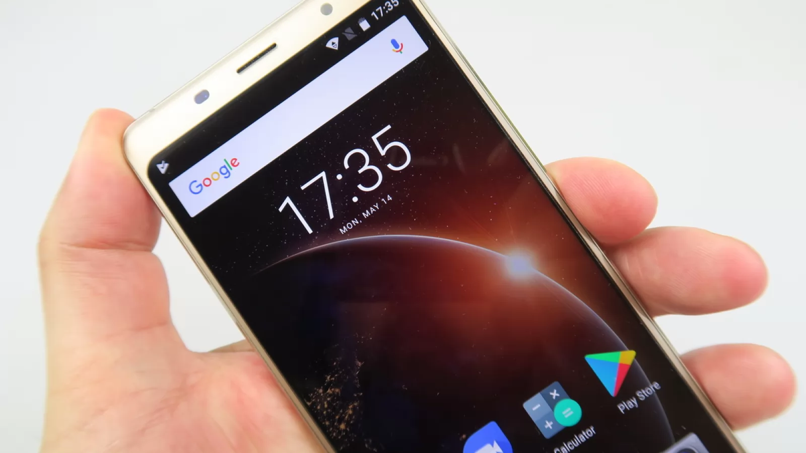 Bluboo S3: Display acceptabil, contrast de nivel mediu