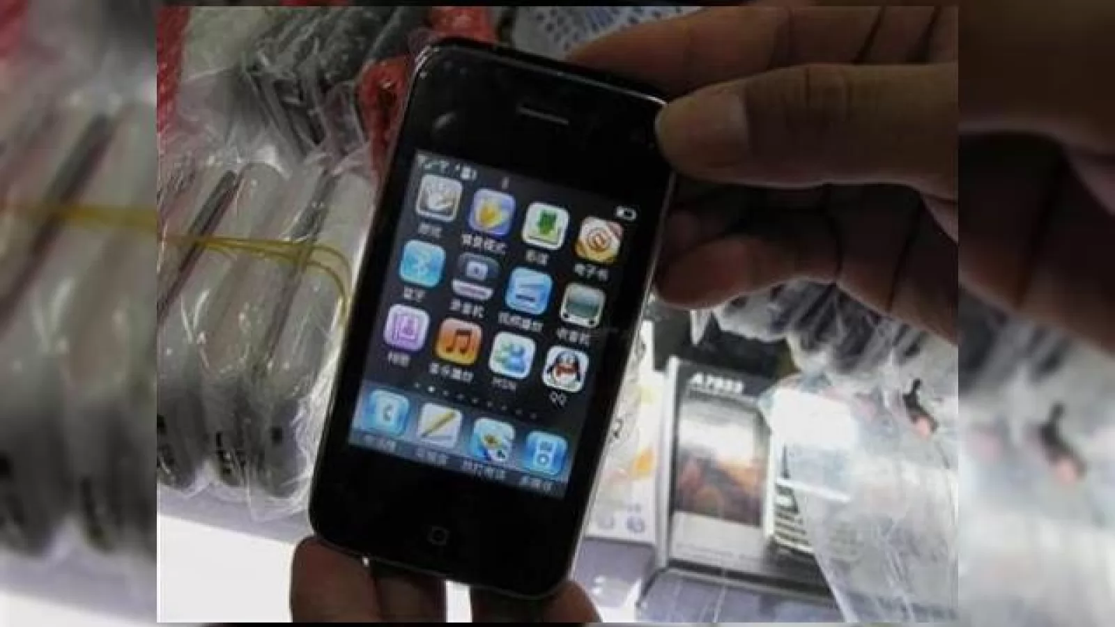 Politia investigheaza computerul lui Jason Chen de la Gizmodo pentru indicii despre furtul lui iPhone 4G!