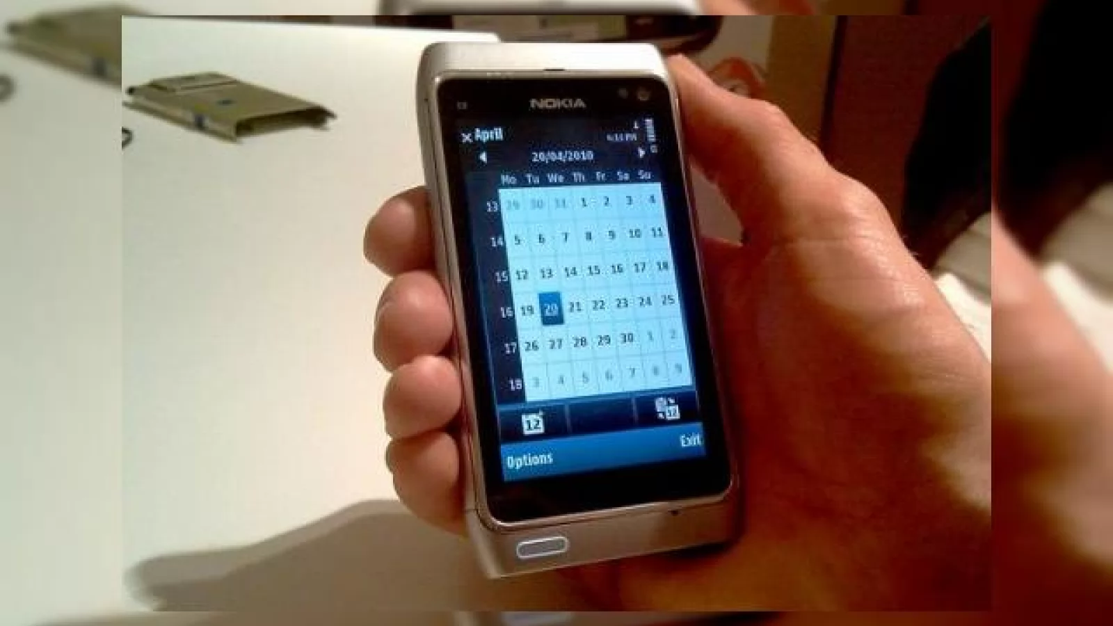 Nokia N8 fotografiat si analizat in premiera