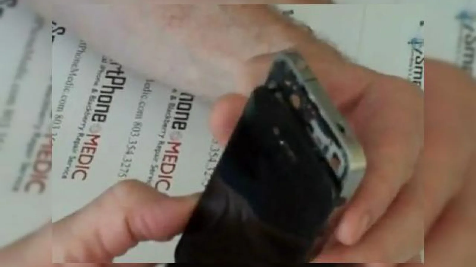 iPhone 4G, asamblat in fata camerei de filmat (Video)