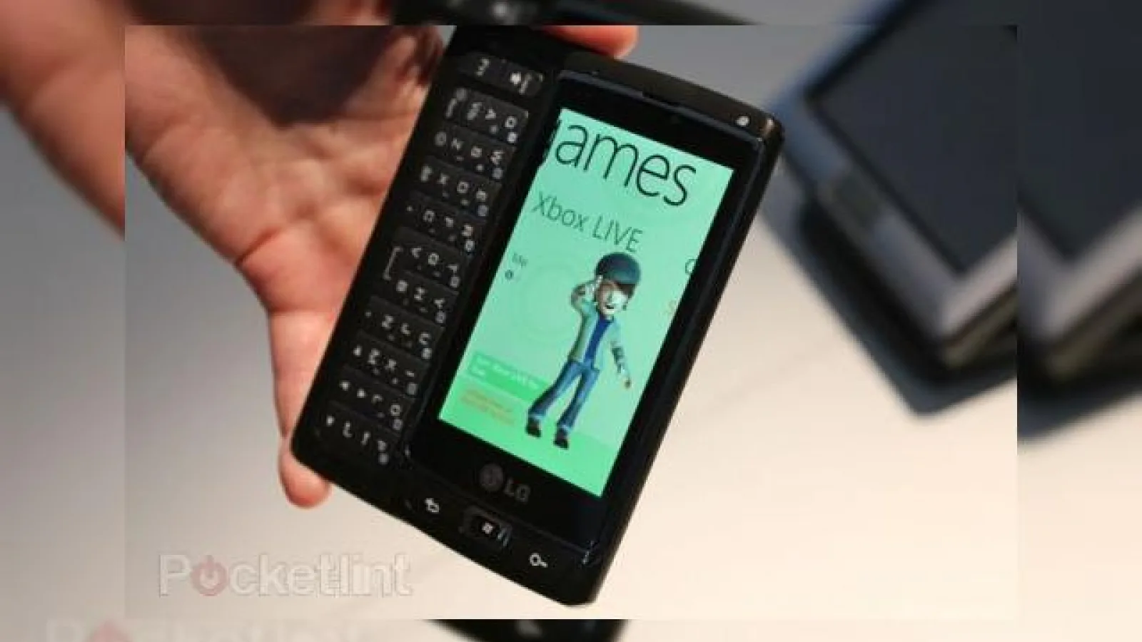 LG Panther, telefon Windows Phone 7 prezentat in actiune