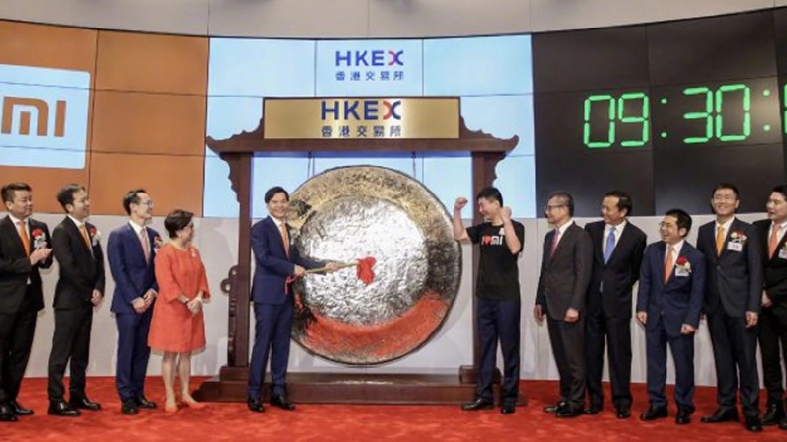 Acţiunile Xiaomi pică încă din prima zi de listare la bursa din Hong Kong; Iată de ce