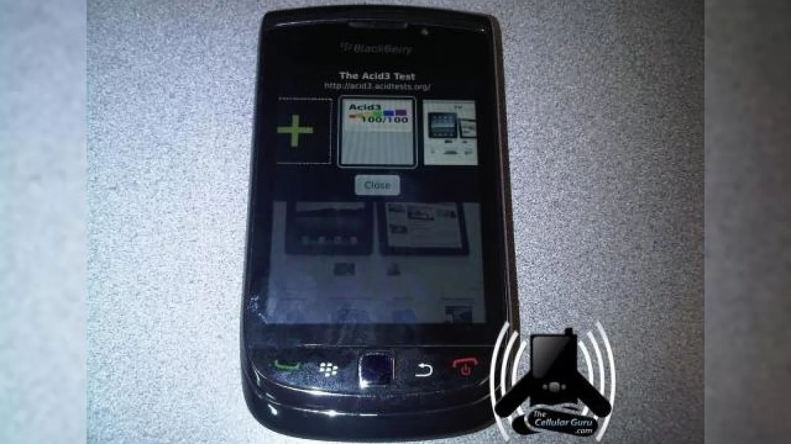 Noul BlackBerry Bold 9800 (Slider) fotografiat live; ruleaza noul browser WebKit