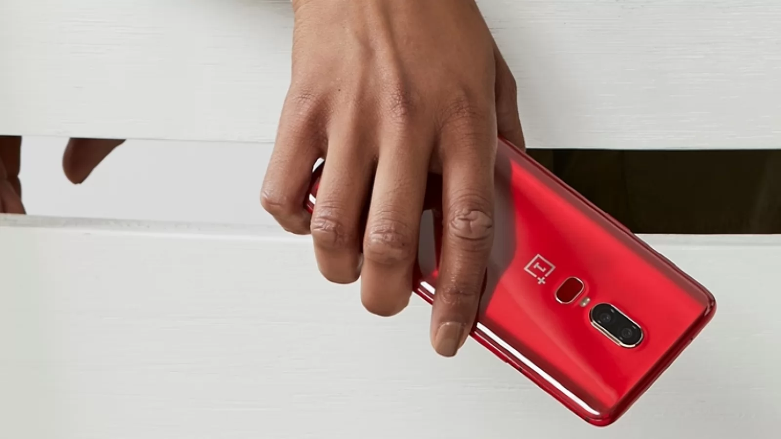 Turul Magazinelor #455: Deshidrator alimente, placă video de 8 GB la preţ bun, AirPods la reducere şi OnePlus 6 roşu încă la vânzare