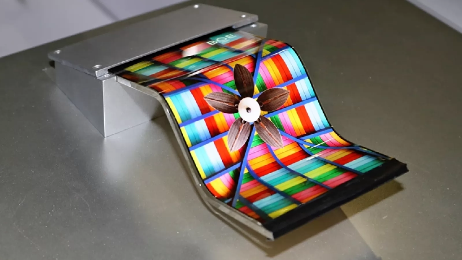Huawei va avea doi distribuitori pentru panourile OLED flexibile destinate lui Mate 20 Pro: Samsung și BOE
