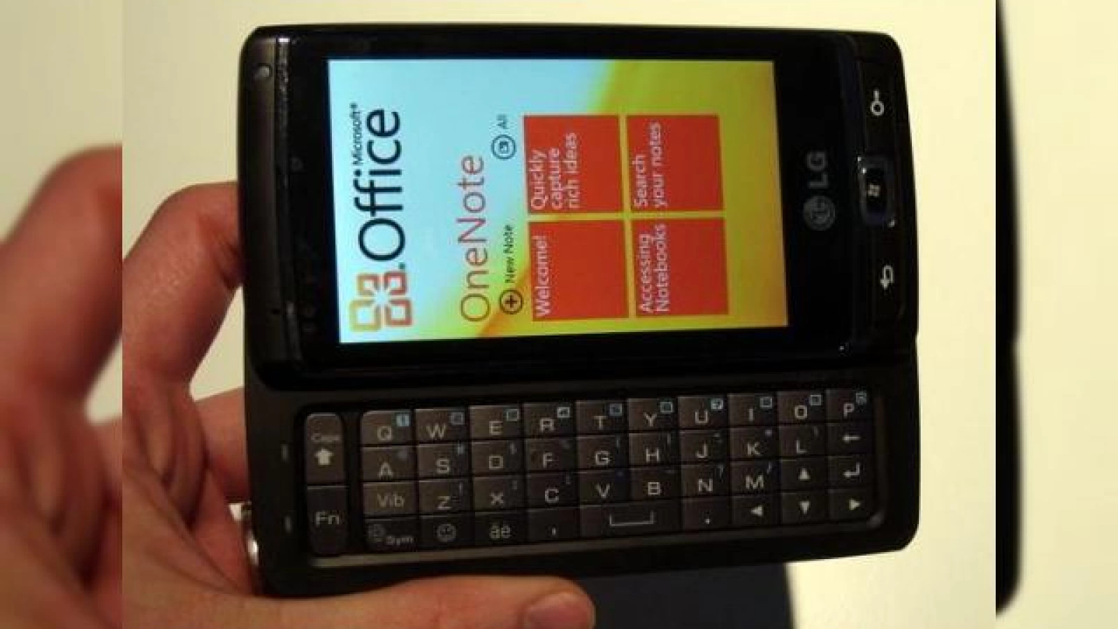 LG Panther, un telefon Windows Phone 7, acum cu specificatii complete